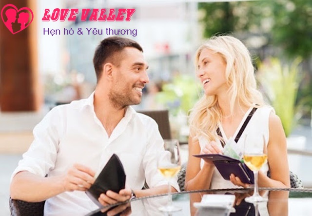 Con trai hay con gái đều có thể trả tiền cho lần hẹn hò đầu tiên